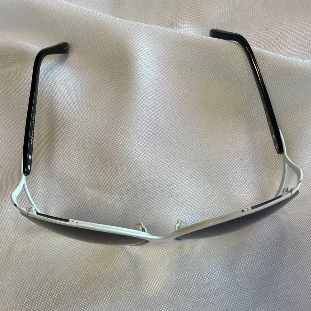 😎Bebe Elegant White Sunglasses with CASE - Picture 6 of 12